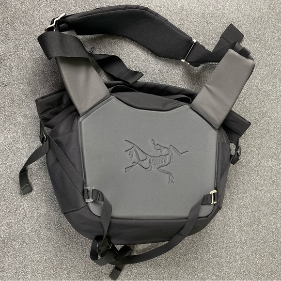 Arc'tery MISTRAL 16 Laptop Travel Camera Hiking Shoulder Pack Bag Discontinued - Picture 13 of 15